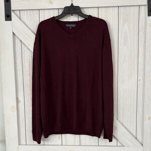 Hart Schaffner Marx Men's V-Neck Sweater in Deep Burgundy Merino Wool